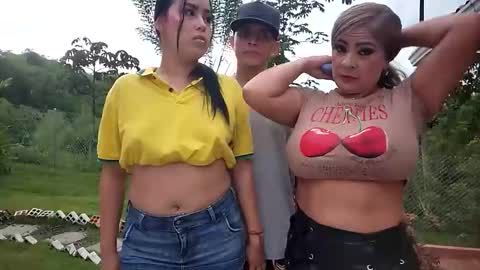 Snapshot of hot_kittens_xxx chatting on 05-27-26, 11:07 kittens online show from 05-27-26, 11:07