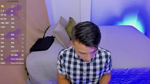 Snapshot of hot_latin_temptation chatting on 04-06-26, 02:42 Alejandro online show from 04-06-26, 02:42