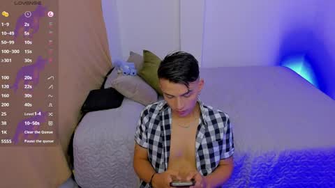 Snapshot of hot_latin_temptation chatting on 04-06-26, 04:46 Alejandro online show from 04-06-26, 04:46