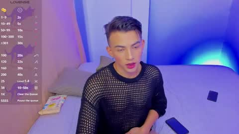 Snapshot of hot_latin_temptation chatting on 04-10-26, 03:12 Alejandro online show from 04-10-26, 03:12