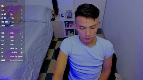 Snapshot of hot_latin_temptation chatting on 04-29-26, 01:43 Alejandro online show from 04-29-26, 01:43