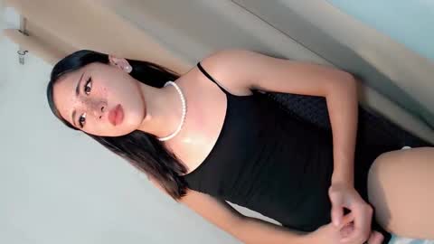 Snapshot of hot_little_angel18 chatting on 06-08-26, 02:12 hot_little_angel18 online show from 06-08-26, 02:12
