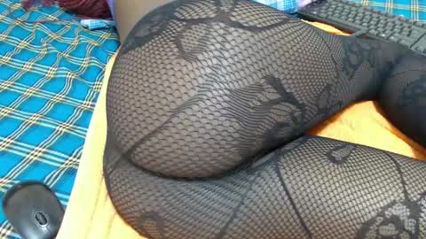 Snapshot of hot_marrie chatting on 12-10-24, 09:44 Marrie online show from 12-10-24, 09:44