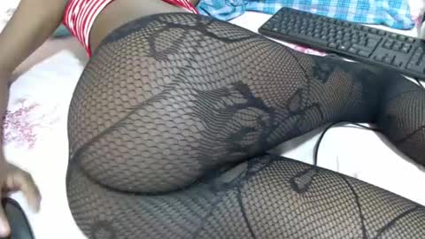 Snapshot of hot_marrie chatting on 12-18-24, 08:09 Marrie online show from 12-18-24, 08:09