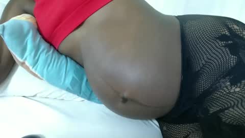 Snapshot of hot_marrie chatting on 12-30-24, 04:29 Marrie online show from 12-30-24, 04:29