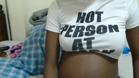 Snapshot of hot_marrie chatting on 01-14-25, 11:31 Marrie online show from 01-14-25, 11:31