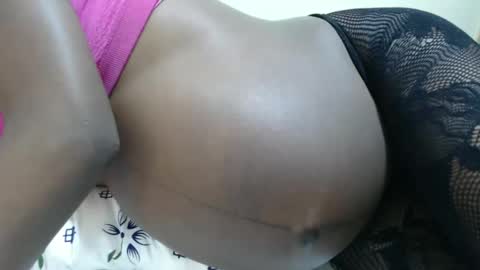 Snapshot of hot_marrie chatting on 02-05-25, 07:29 Marrie online show from 02-05-25, 07:29