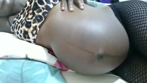 Snapshot of hot_marrie chatting on 02-11-25, 12:05 Marrie online show from 02-11-25, 12:05