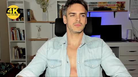 Snapshot of hot_martin25 chatting on 12-26-24, 01:21 Martin online show from 12-26-24, 01:21