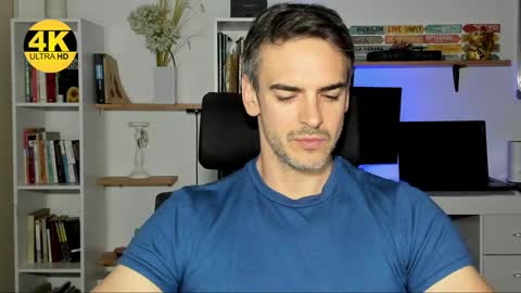 Snapshot of hot_martin25 chatting on 01-07-25, 01:03 Martin online show from 01-07-25, 01:03