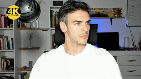 Snapshot of hot_martin25 chatting on 01-17-25, 04:04 Martin online show from 01-17-25, 04:04