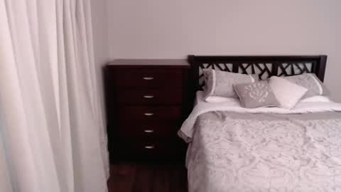 Snapshot of hot_milfy_mom chatting on 04-28-26, 10:48 Rose Redwood online show from 04-28-26, 10:48