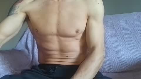 Snapshot of hot_milk_82 chatting on 02-16-25, 03:27 Oscar online show from 02-16-25, 03:27