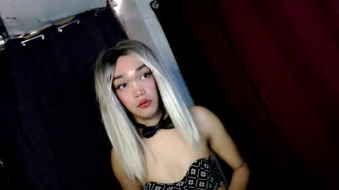 hot_moma69 online show from 03-18-26, 02:04