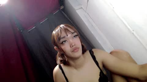 hot_moma69 online show from 04-17-26, 11:57