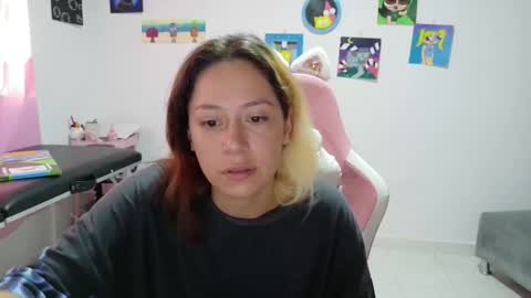 Mia online show from 12-17-25, 02:01