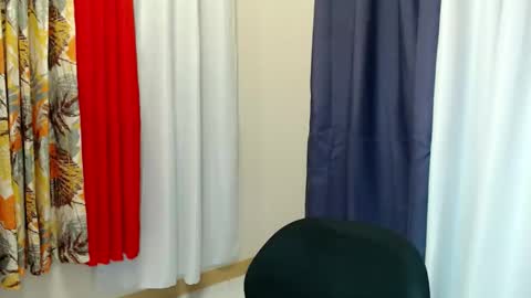 hot_petit69 online show from 02-01-26, 01:42