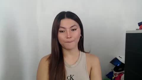 Nikki  online show from 04-11-26, 03:44