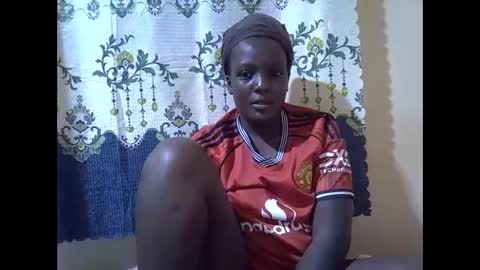 Snapshot of hot_raylah chatting on 12-22-25, 04:42 RAYLAH online show from 12-22-25, 04:42