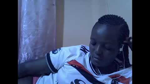 Snapshot of hot_raylah chatting on 01-17-26, 11:08 RAYLAH online show from 01-17-26, 11:08