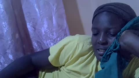 Snapshot of hot_raylah chatting on 01-31-26, 07:34 RAYLAH online show from 01-31-26, 07:34