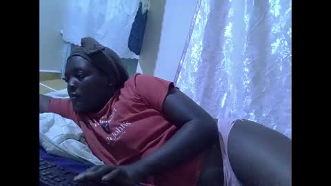 Snapshot of hot_raylah chatting on 02-07-26, 08:01 RAYLAH online show from 02-07-26, 08:01