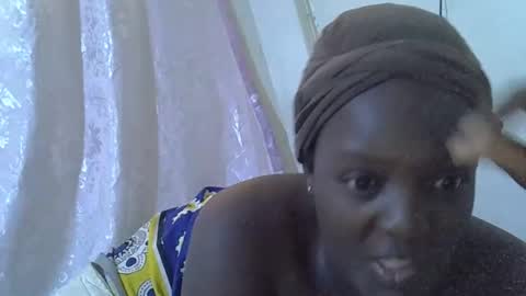 Snapshot of hot_raylah chatting on 02-10-26, 01:04 RAYLAH online show from 02-10-26, 01:04