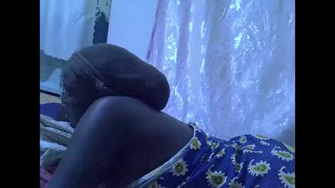 Snapshot of hot_raylah chatting on 02-11-26, 08:03 RAYLAH online show from 02-11-26, 08:03