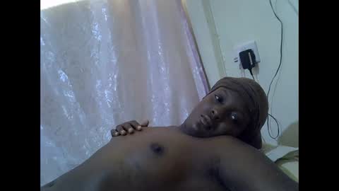 Snapshot of hot_raylah chatting on 02-14-26, 11:18 RAYLAH online show from 02-14-26, 11:18