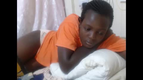 Snapshot of hot_raylah chatting on 02-27-26, 02:33 RAYLAH online show from 02-27-26, 02:33