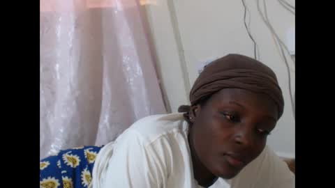 Snapshot of hot_raylah chatting on 03-08-26, 02:21 RAYLAH online show from 03-08-26, 02:21