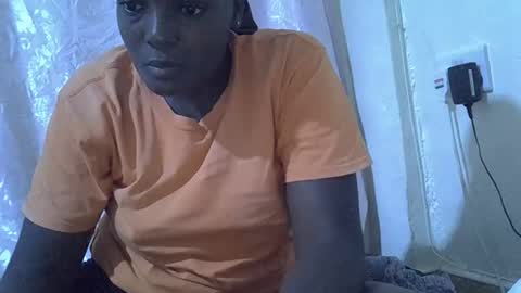 Snapshot of hot_raylah chatting on 03-21-26, 02:53 RAYLAH online show from 03-21-26, 02:53