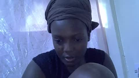 Snapshot of hot_raylah chatting on 03-30-26, 05:08 RAYLAH online show from 03-30-26, 05:08