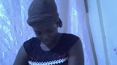 Snapshot of hot_raylah chatting on 03-31-26, 06:30 RAYLAH online show from 03-31-26, 06:30