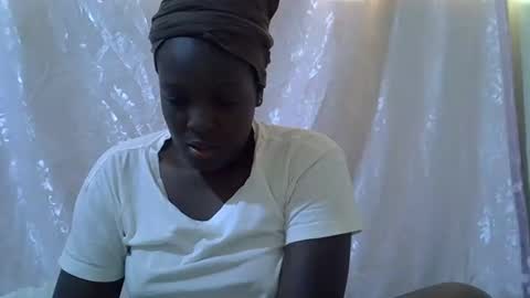 Snapshot of hot_raylah chatting on 04-03-26, 12:25 RAYLAH online show from 04-03-26, 12:25