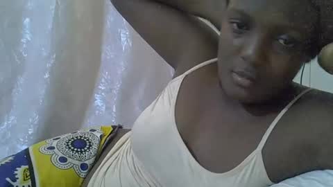 Snapshot of hot_raylah chatting on 04-11-26, 08:29 RAYLAH online show from 04-11-26, 08:29