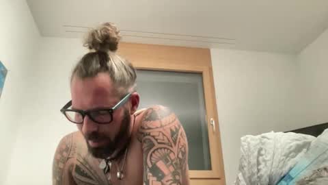 letmedoo2 online show from 12-17-25, 06:58