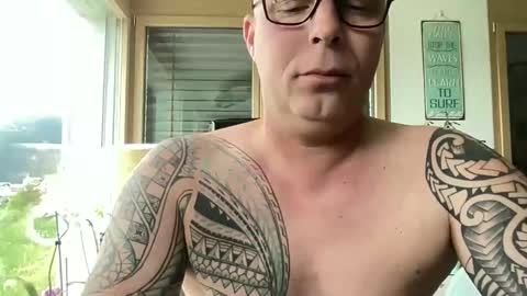 Snapshot of hot_sex83 chatting on 05-10-26, 01:05 letmedoo2 online show from 05-10-26, 01:05
