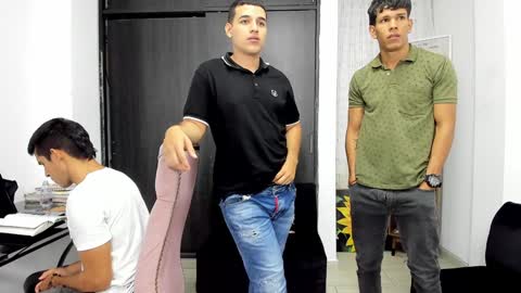 Vanesa Oliver and Andrew online show from 01-28-25, 04:41