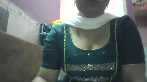 Snapshot of hot_tanvi chatting on 03-19-26, 10:08 Tanvi online show from 03-19-26, 10:08