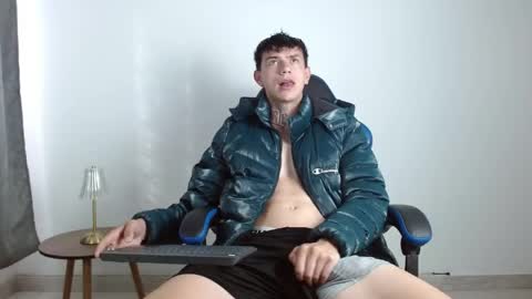 Snapshot of hot_teo1 chatting on 05-20-26, 01:06 M A T E O online show from 05-20-26, 01:06
