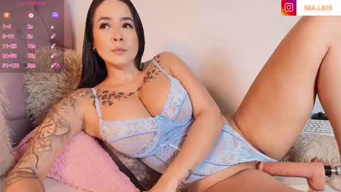Alana online show from 11-17-25, 11:27