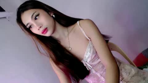 Snapshot of hotasian2345 chatting on 02-05-26, 01:43 hotasian2345 online show from 02-05-26, 01:43
