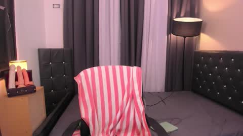 Snapshot of hotasian_janella chatting on 03-09-26, 01:15 janella and ken online show from 03-09-26, 01:15