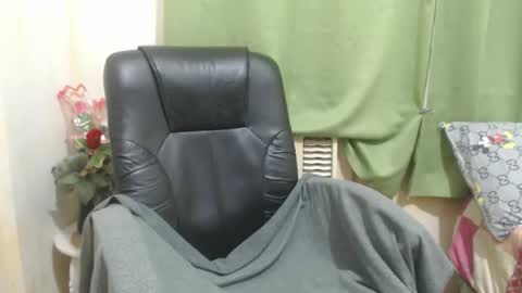 Snapshot of hotasianayra69 chatting on 11-30-25, 04:22 hotasianayra69 online show from 11-30-25, 04:22