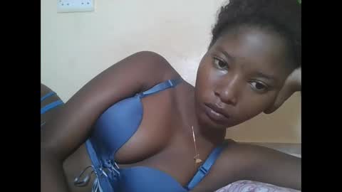 Snapshot of hotbabbee chatting on 01-08-26, 05:32 love online show from 01-08-26, 05:32