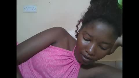 Snapshot of hotbabbee chatting on 01-12-26, 06:29 love online show from 01-12-26, 06:29