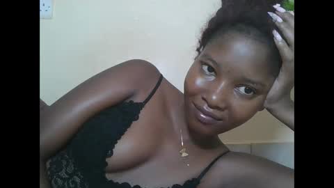 Snapshot of hotbabbee chatting on 01-14-26, 03:34 love online show from 01-14-26, 03:34