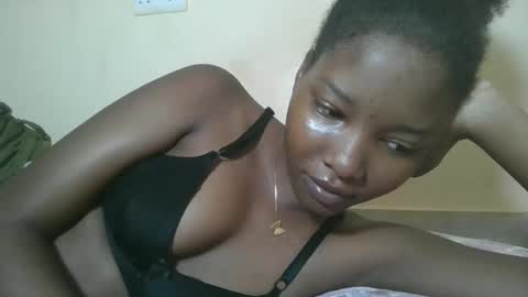 Snapshot of hotbabbee chatting on 02-01-26, 05:28 love online show from 02-01-26, 05:28