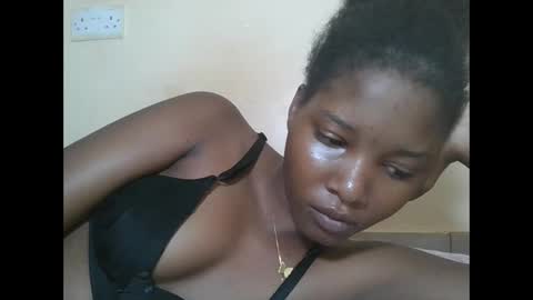 Snapshot of hotbabbee chatting on 02-05-26, 05:45 love online show from 02-05-26, 05:45